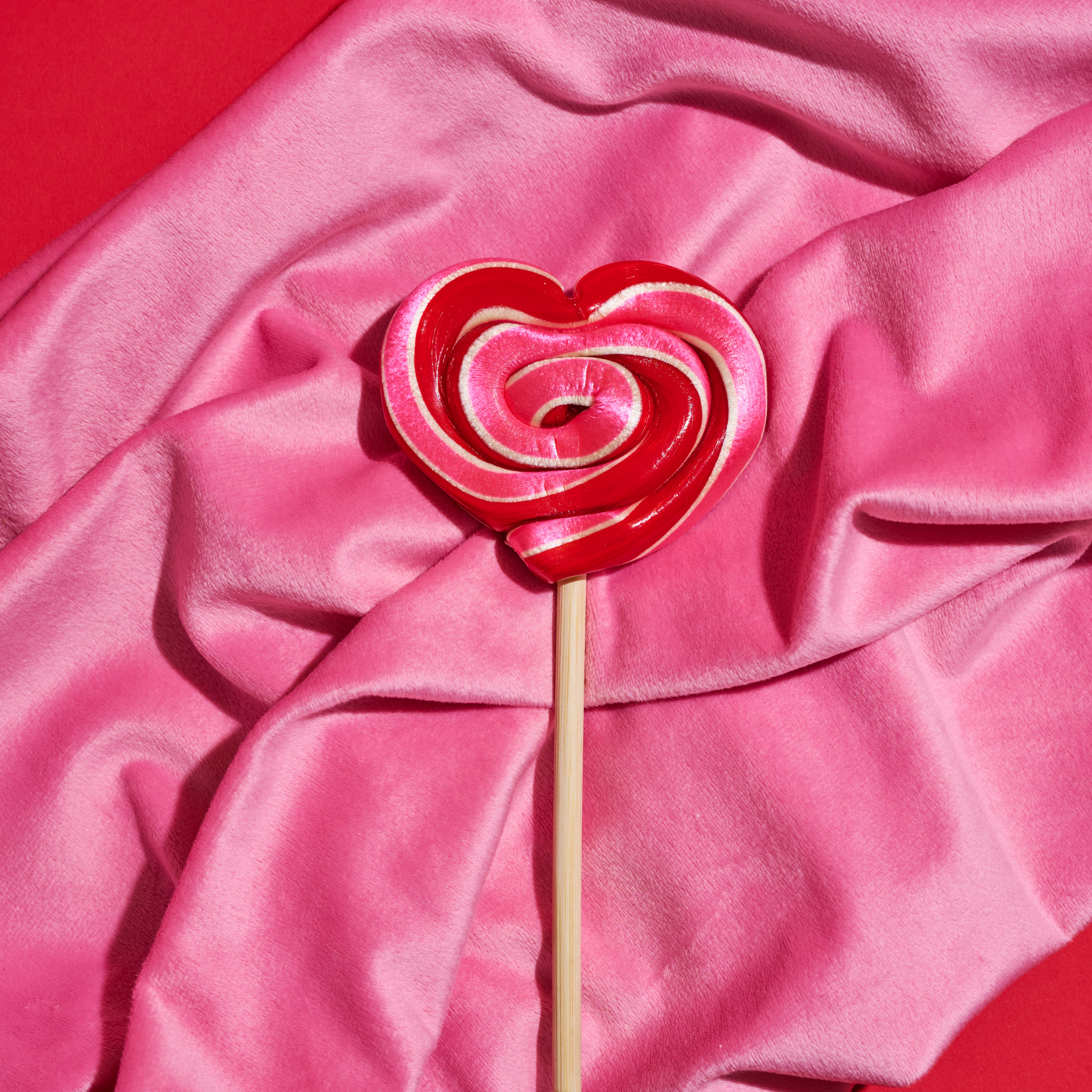 Organic Cherry Heart 2oz Lollipop